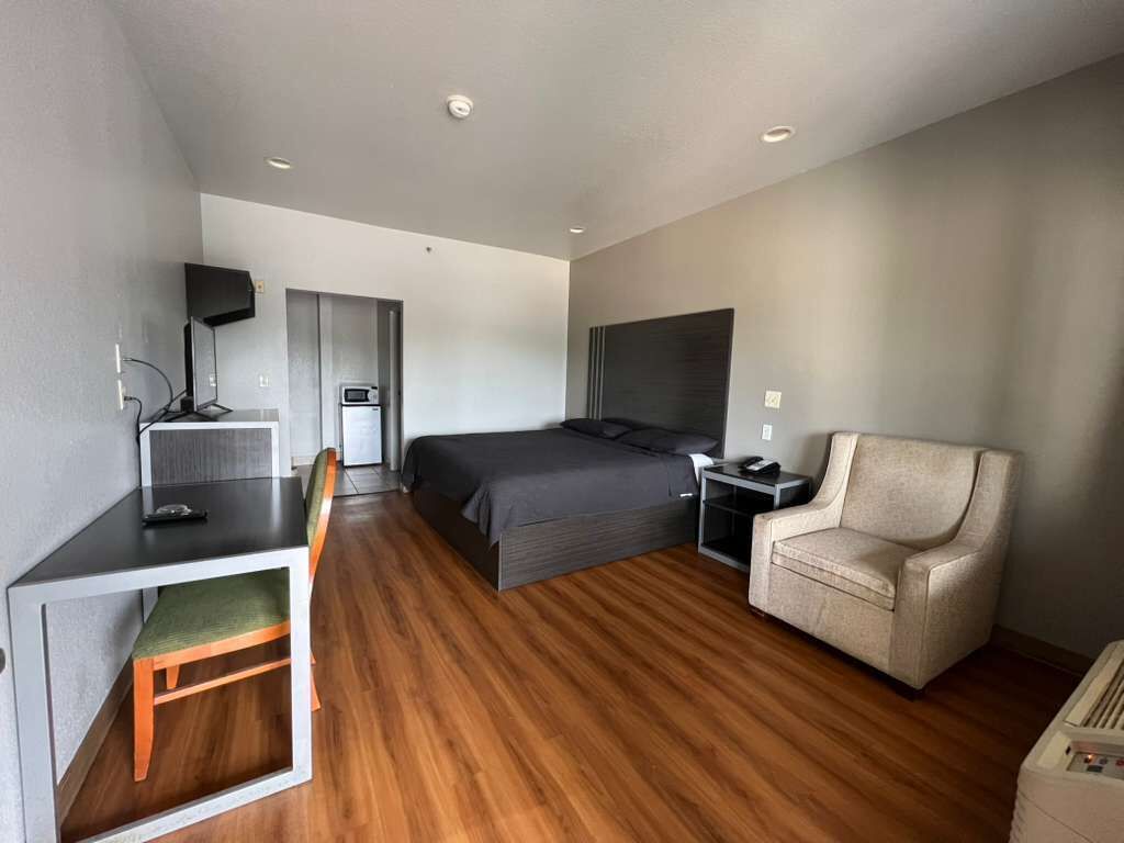 Desk, laptop workspace, free WiFi