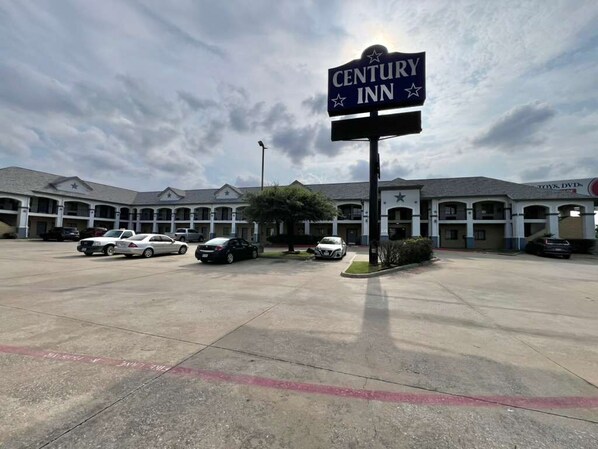 Exterior - CENTURY INN (Dallas)