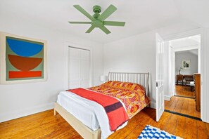 039_707 Corn Neck Rd, New Shoreham, RI-39-2400x - Large Historic Home less than 1 mile from Mansion Beach (New Shoreham)