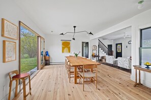 Dining - Cottage Farm near Mansion Beach (New Shoreham)