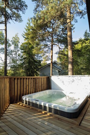 Chalet, 3 Bedrooms, Patio | Outdoor spa tub - City Cottage Mia Emilia B With Jacuzzi and Cold tub (Espoo)