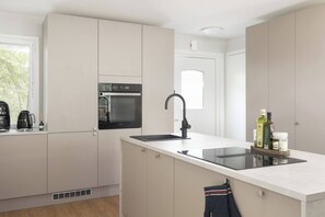 Chalet, 3 Bedrooms, Patio | Private kitchen