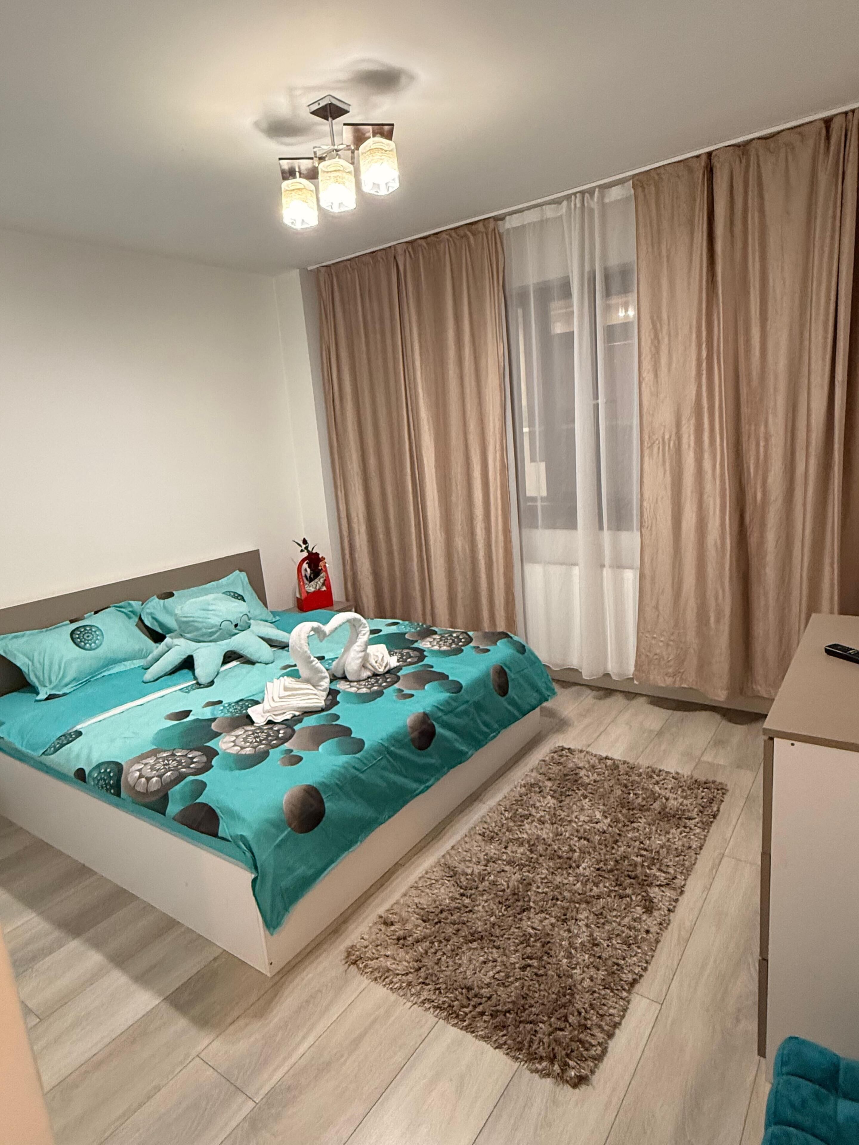 Iron/ironing board, WiFi, bed sheets