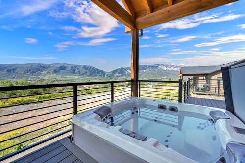 Eden Cabin w/ Hot Tub & Fireplace min to PowderMtn