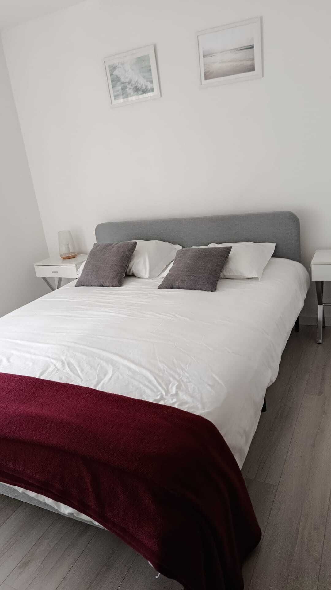 Iron/ironing board, internet, bed sheets