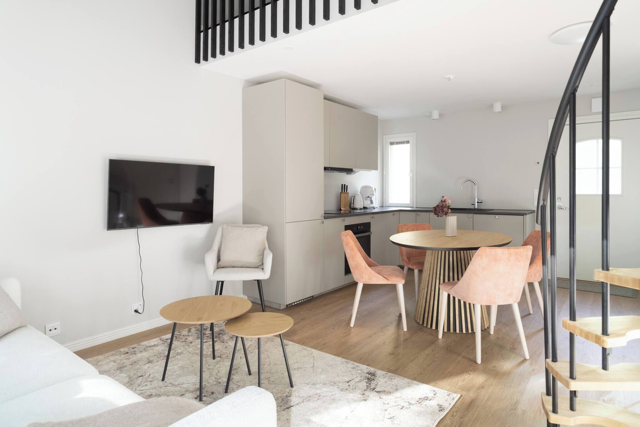 Chalet, 2 Bedrooms, Patio | Dining room