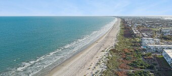 Fresh Abode on the Space Coast! Close to Shopping + Healthcare