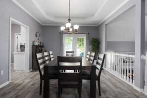 Dining - 3 King Suites_Game Room & Near ArrowheadKC Stadium (Blue Springs)