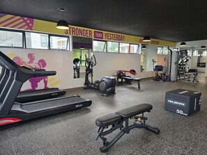 Fitness facility - CHIC GARDEN CITY 1BR|POOL,GYM,WIFI,NETFLIX, MALL (Nairobi)