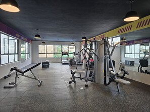 Fitness facility - CHIC GARDEN CITY 1BR|POOL,GYM,WIFI,NETFLIX, MALL (Nairobi)