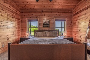 4 室のベッドルーム、アイロン / アイロン台、旅行用ベビーベッド、WiFi (無料)