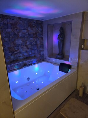 Bathroom - Vrbo Property (Kerpen)