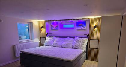 Exklusive 5⭐️ Ferienwohnung nahe Köln mit Whirlpool und Infrarotsauna zubuchbar