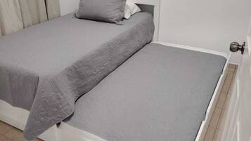 4 bedrooms, iron/ironing board, free WiFi, bed sheets
