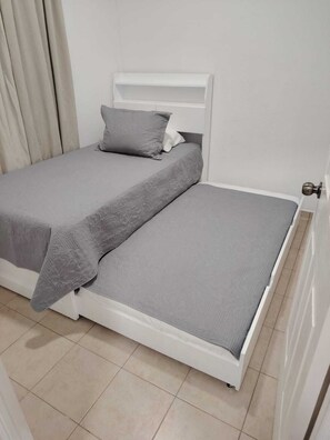 4 bedrooms, iron/ironing board, free WiFi, bed sheets - Precious spacious 2 in 1 Home in Ahuachapan, Ahuachapan, El Salvador (Ahuachapan)