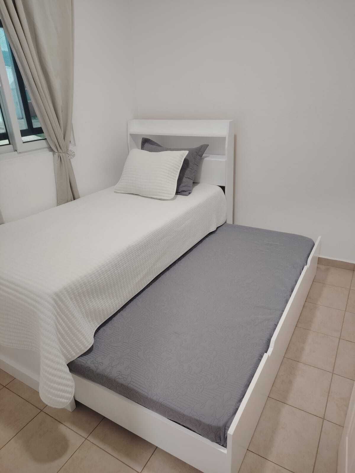 4 habitaciones, tabla de planchar con plancha y wifi gratis 
