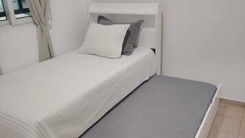 4 habitaciones, tabla de planchar con plancha y wifi gratis