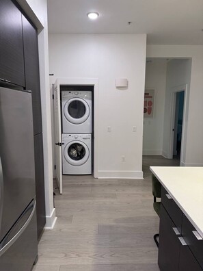 Interior - Sunshine Luxury Oasis | Gym, Parking (West Hollywood)