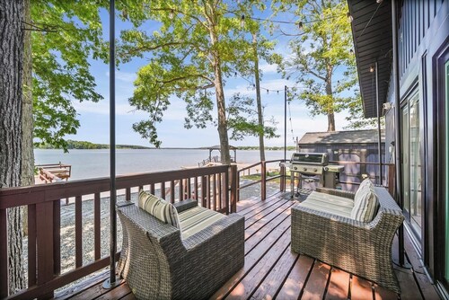 Huge Views! | Waterfront | Dock | Kayaks | Firepit