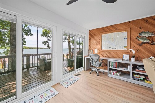 Huge Views! | Waterfront | Dock | Kayaks | Firepit