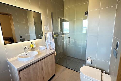Grand Chalet, 3 Bedrooms, Lake View | Bathroom