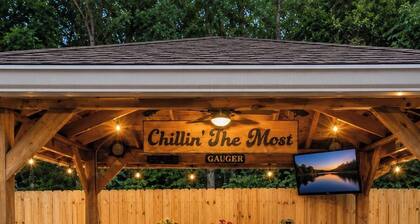 Kansas City World Cup Home W/ Resort Pool outdoor entertainment area sleeps 8