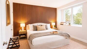 Iron/ironing board, travel cot, WiFi, bed sheets