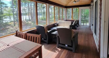 Private 14 acre waterfront 3-bedroom cabin in the peaceful forests of Maine