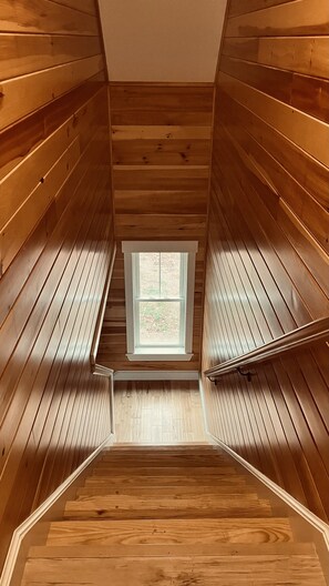 Interior - Private 14 acre waterfront 3-bedroom cabin in the peaceful forests of Maine (Gouldsboro)
