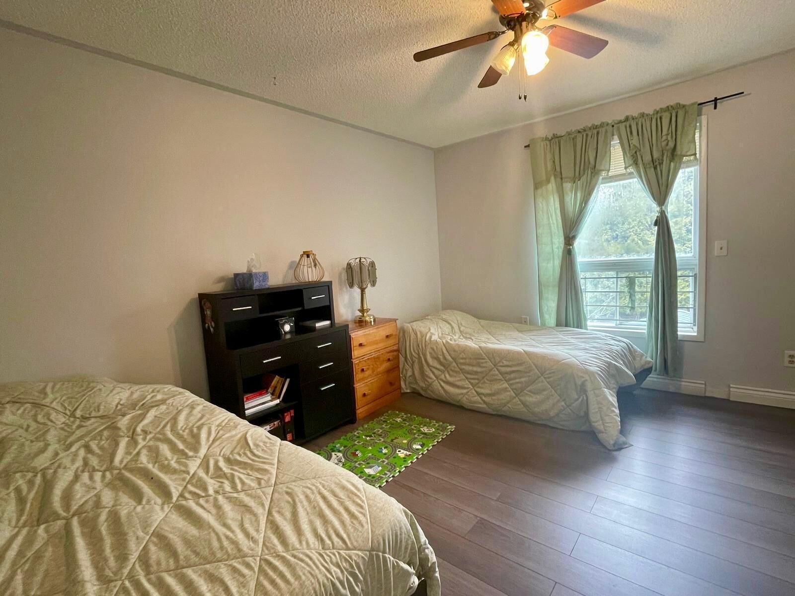 Iron/ironing board, internet, bed sheets