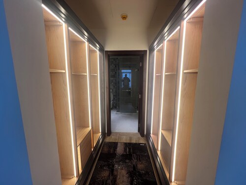 Travel lock Gate Residence 