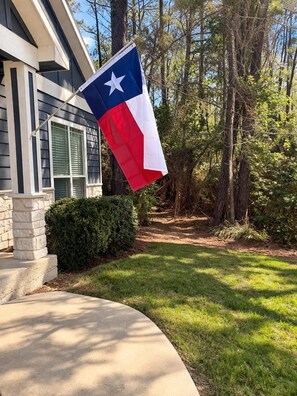Property grounds - 3 bedroom home with bonus game room near lake and golf at RayburnCountry (Brookeland)