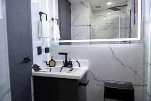 Bathroom - Vrbo Property (Medellín)