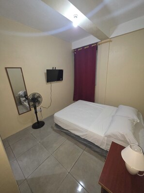 Iron/ironing board, travel cot, free WiFi - Cozy 2-bedroom apartment with AC (Roseau)