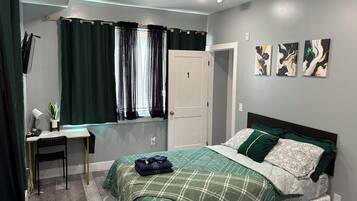3 bedrooms, iron/ironing board, WiFi (free), bed sheets