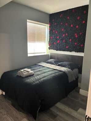 Iron/ironing board, WiFi, bed sheets - Welcoming 3-bedroom apartment with AC in vibrant Philadelphia (Philadelphia)