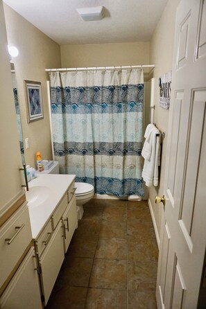 Bathroom - No Stairs, Great View & 2 Kings - Near Aquarium (Branson)