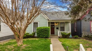 Exterior - Capitol View 3-bedroom cottage with AC in Downtown Little Rock (Little Rock)