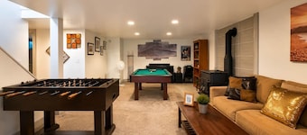 Eureka Sunrise Retreat | Hot Tub & Mountain Views