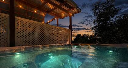 Eureka Sunrise Retreat | Hot Tub & Mountain Views