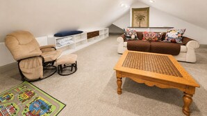 Unclassified image, 4 of 28, button - Eureka Sunrise Retreat | Hot Tub & Mountain Views (Eureka)
