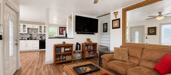 Eureka Sunrise Retreat | Hot Tub & Mountain Views
