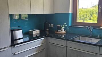 Frigorifero, microonde, forno, lavastoviglie