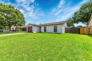 Exterior - 3BR Home Near Outlets & Event Center ,
Pet Friendly, Backyard (Allen)