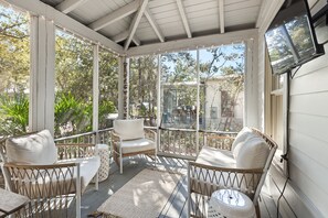 Interior - Fin and Tonic - 30a - Magnolia Cottages - 3 Bedroom - Heated Community Pool (Alys Beach)