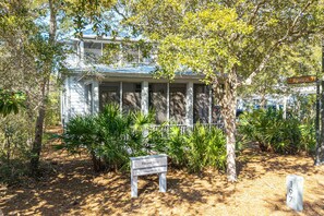 Exterior - Fin and Tonic - 30a - Magnolia Cottages - 3 Bedroom - Heated Community Pool (Alys Beach)