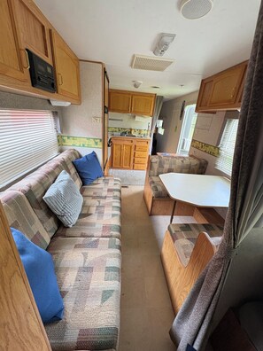 Living area - Cozy 1-bedroom recreational vehicle in welcoming Upper Freehold with AC (Upper Freehold)