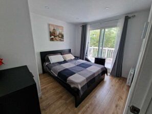 Room - Vrbo Property (Montréal)