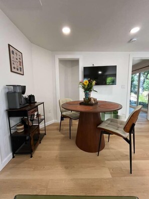 Dining - Charming 1BR w/ Hot Tub & Fire Pit in Novato (Novato)