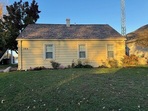 Exterior - Charming updated 3-bedroom waterfront home on Lake George in Fremont IN with AC (Fremont)
